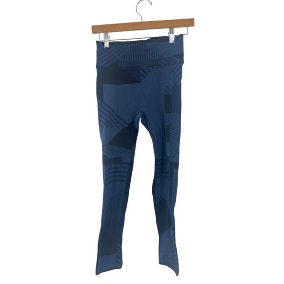 Sweaty Betty Interval Seamless 7/8 Workout Leggings
Navy Blue Block Jacquard M - Picture 10 of 10